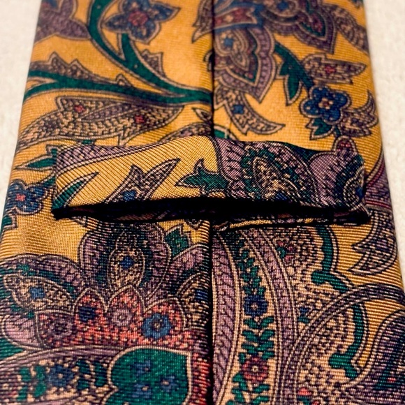 Brand New Stylish High Quality Floral Tie By McCullys - Picture 4 of 5